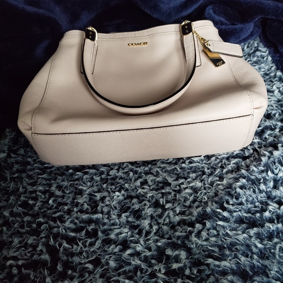 Coach - Picture 3 of 8